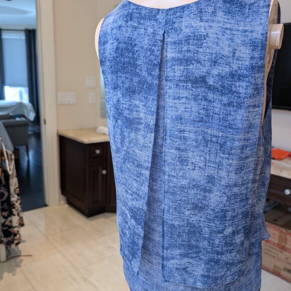 Babaton Silk Blue Sleeveless Top Size Small - Picture 2 of 3